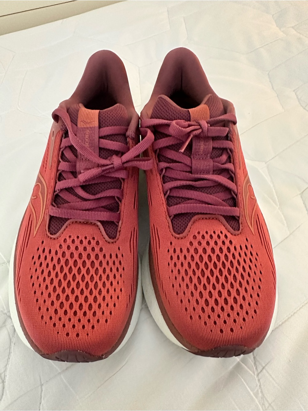 Saucony Ride 18 Women's Athletic Shoes in Burgundy and Coral Pink